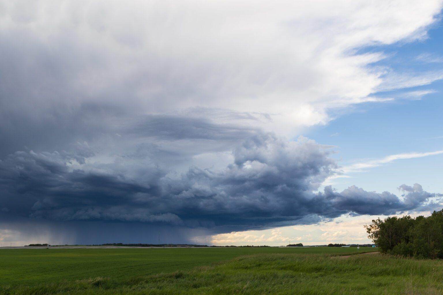 What I’ve Learned About Storm Chasing Photography | Photzy