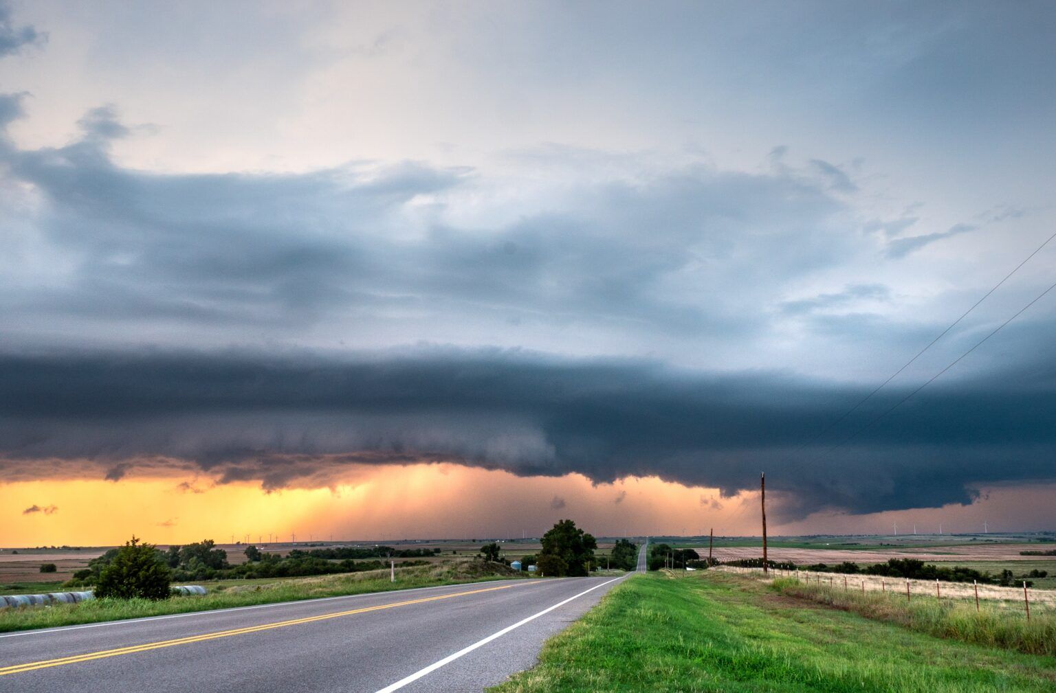 What I’ve Learned About Storm Chasing Photography | Photzy